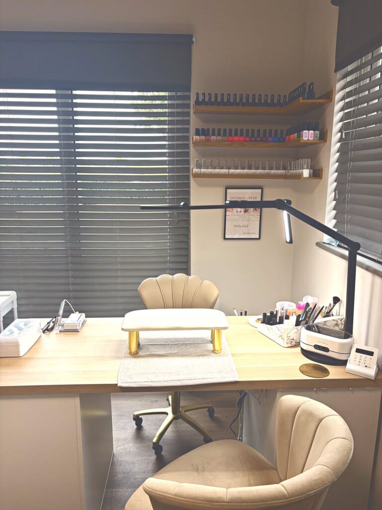 nail-station